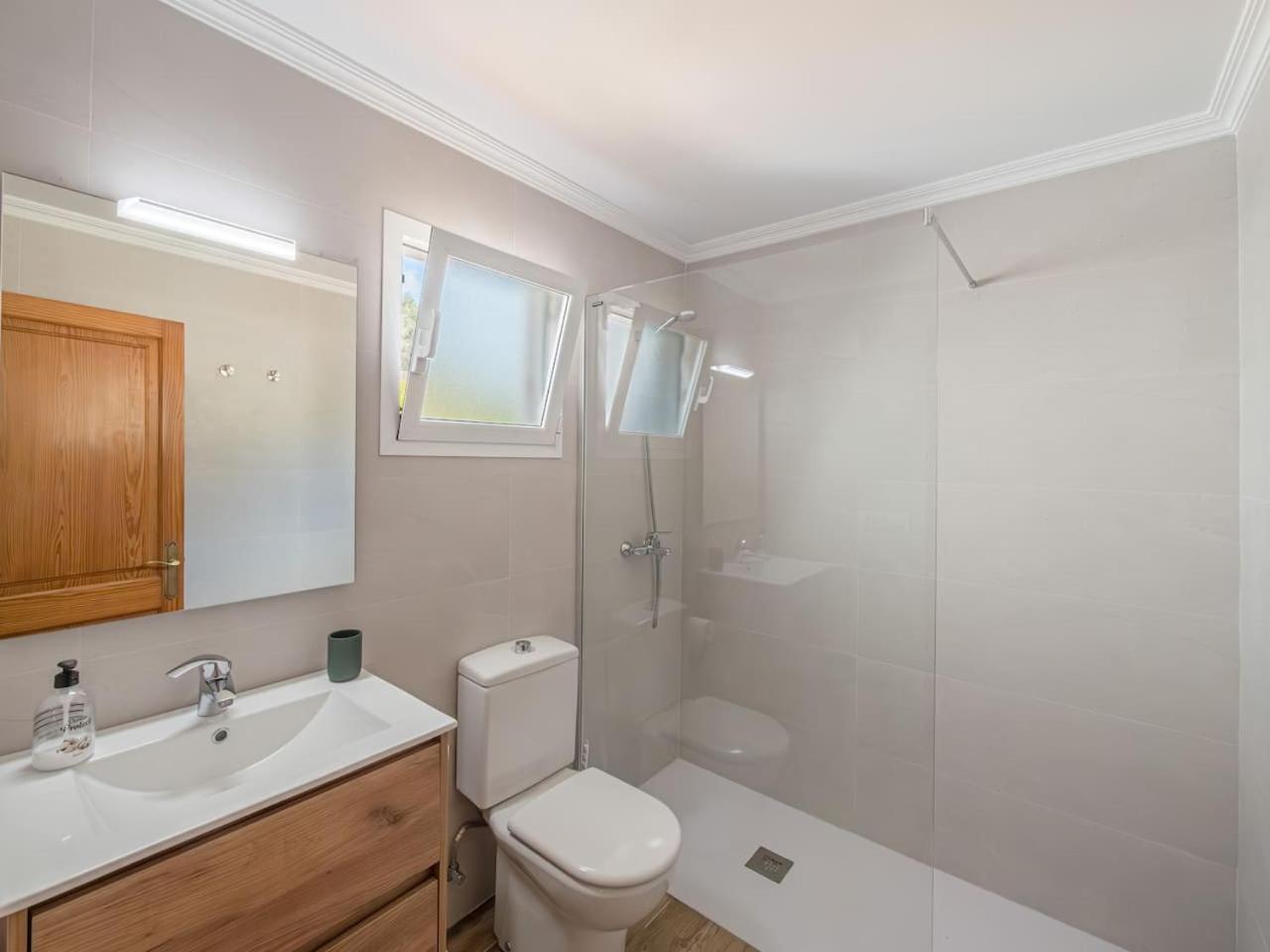 Villa Sur Binisafua Экстерьер фото